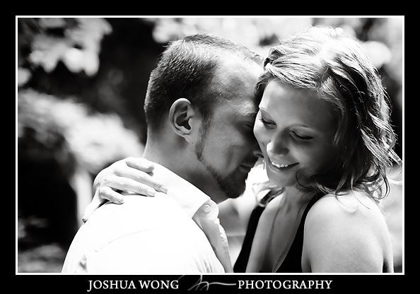 John P. Humes Japanese Stroll Garden Engagement Pictures. Engagement photos by award-winning NYC photographer Josh Wong Photography