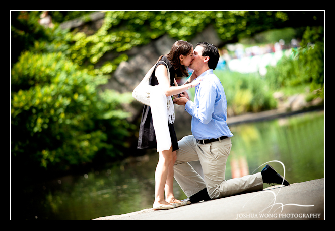 A Gapstow Bow marriage proposal in Central Park NY by New York wedding and engagement photographer Josh Wong Photography