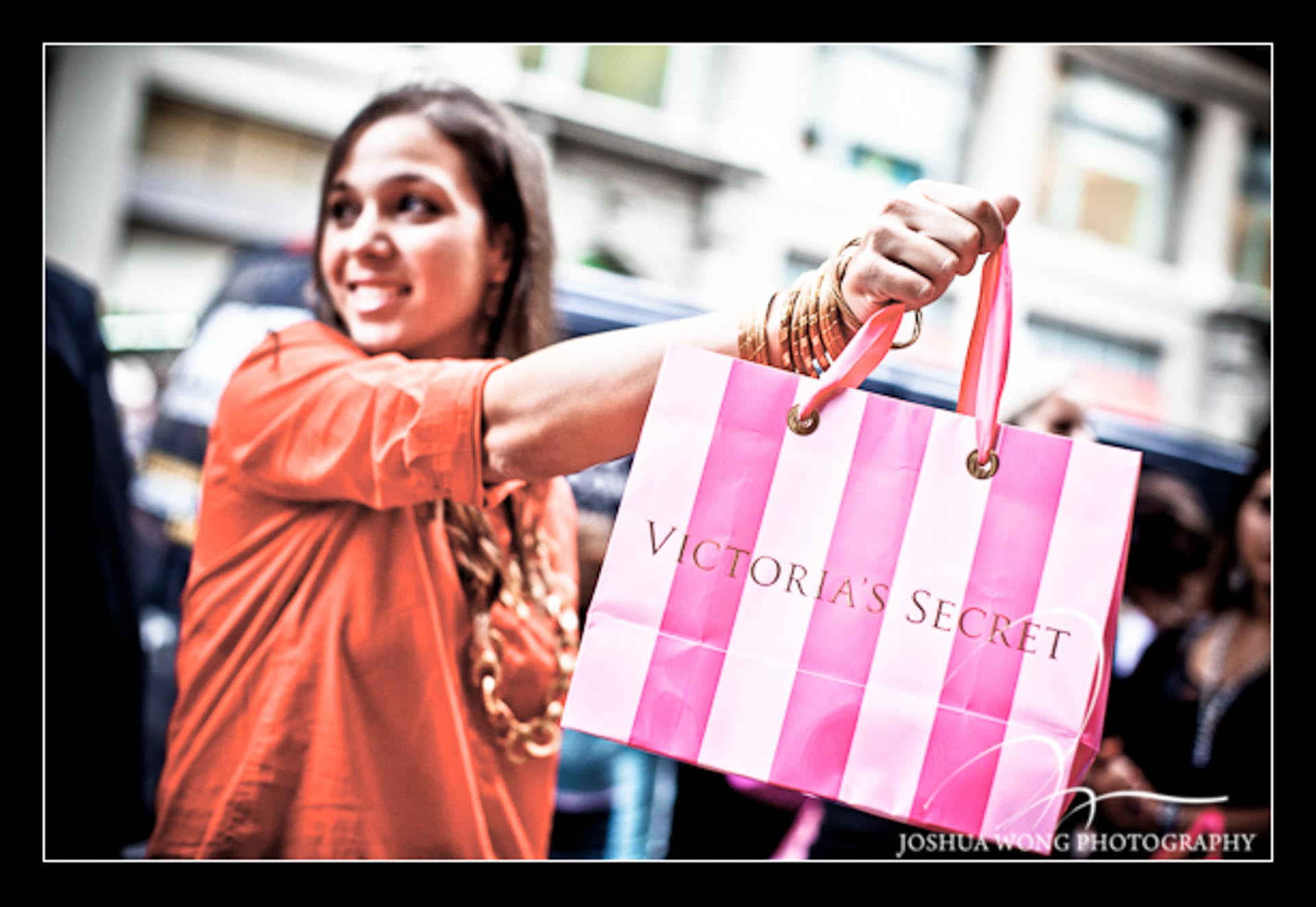 Guest receive swag bags at Fashion's Night Out 2011 NYC at Victoria's Secret
