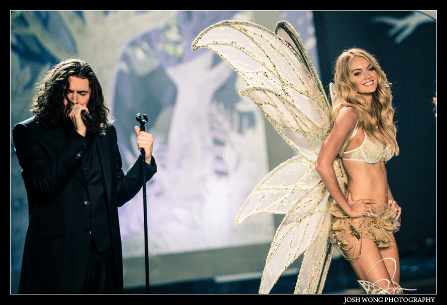 Hozier and VS angle Lindsay Ellingson at the 2014 Victoria's Secret Fashion Show in London. photo by Josh Wong Photography