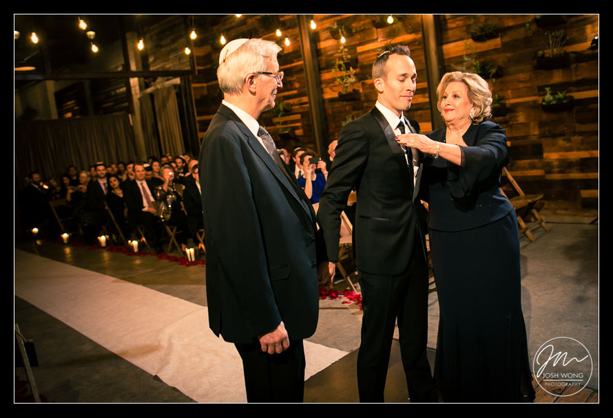 A Brooklyn Winery Wedding. Pictures by Brooklyn Wedding Photographer Josh Wong Photography