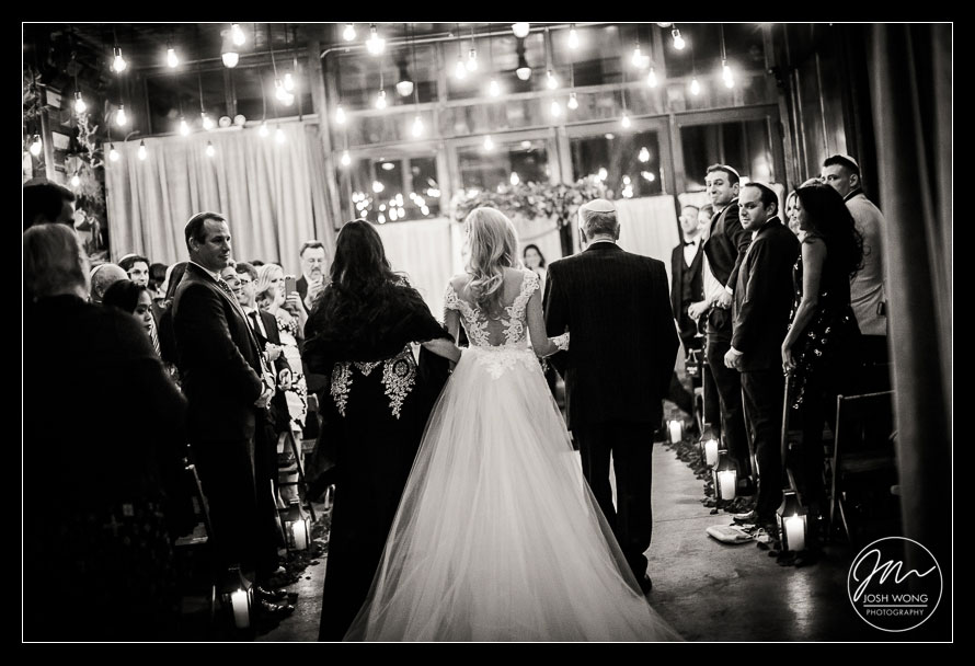 A Brooklyn Winery Wedding. Pictures by Brooklyn Wedding Photographer Josh Wong Photography