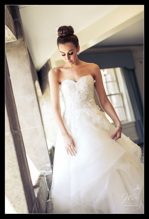 Wedding dress by Monique Lhuillier. Wedding photos by Best Wedding Photographers Josh Wong Photography