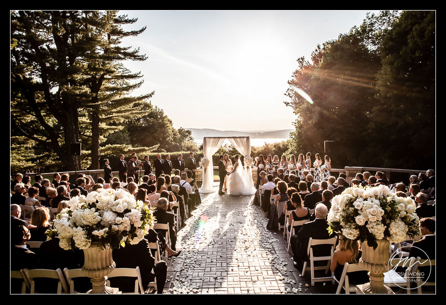 A sunset filled wedding ceremony at Tappan Hill Mansion, Tarrytown NY. Wedding pictures by Top New York Wedding Photographer Josh Wong Photography
