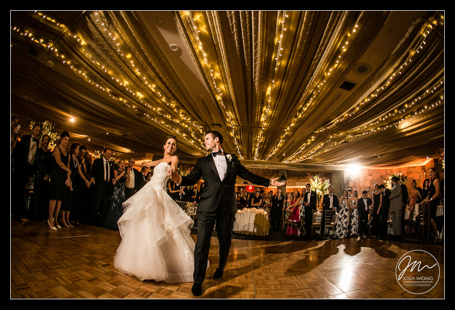 The first dance at Abigail Kirsch at Tappan Hill Mansion, Tarrytown NY. Wedding pictures by Top New York Wedding Photographer Josh Wong Photography