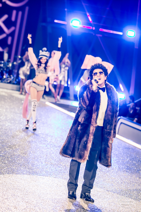 Bruno Mars performs at the Victoria Secret Fashion 2016 in Paris, France. Photo by Josh Wong Photography