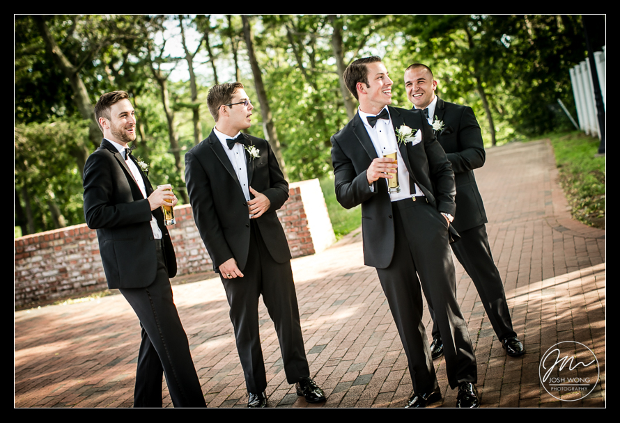The Groom and groomsmen enjoy a drink.
Wedding Reception Venue: The Heritage Club at Bethpage