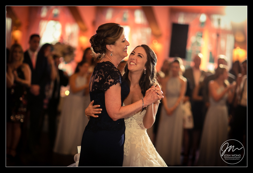 The Mother/Daughter Dance
Wedding Reception Venue: The Heritage Club at Bethpage - NY Wedding Photography