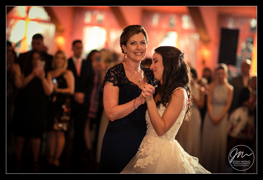 The Mother/Daughter Dance
Wedding Reception Venue: The Heritage Club at Bethpage - NY Wedding Photography