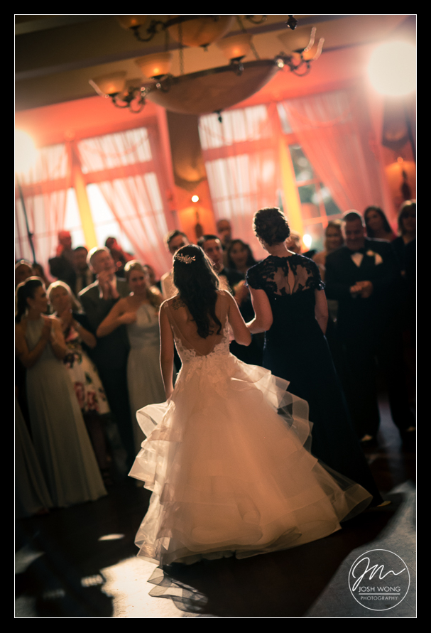 The Mother/Daughter Dance
Wedding Reception Venue: The Heritage Club at Bethpage - NY Wedding Photography