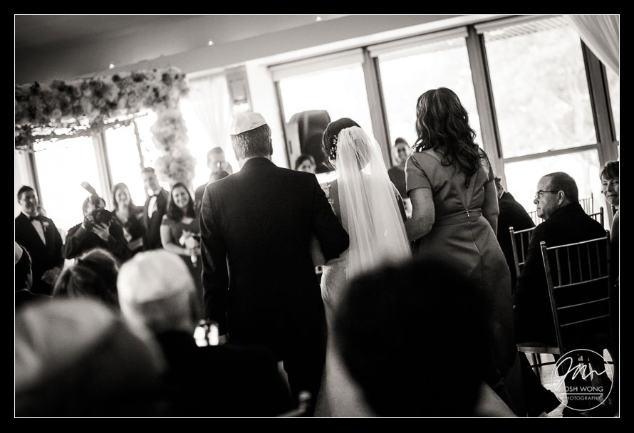 A sunset ceremony at The View at The Battery. Wedding photography by Josh Wong Photo