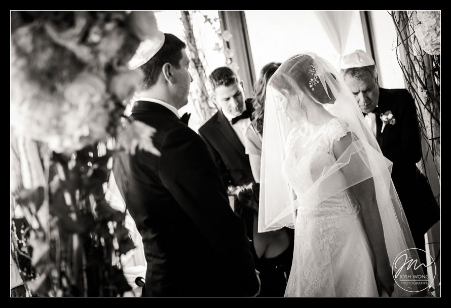 A sunset ceremony at The View at The Battery. Wedding photography by Josh Wong Photo
