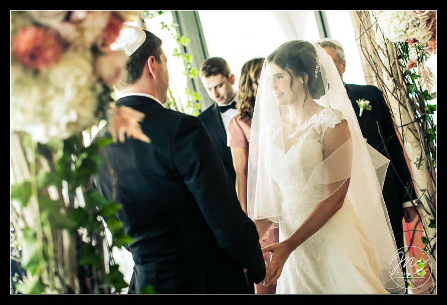 A sunset ceremony at The View at The Battery. Wedding photography by Josh Wong Photo