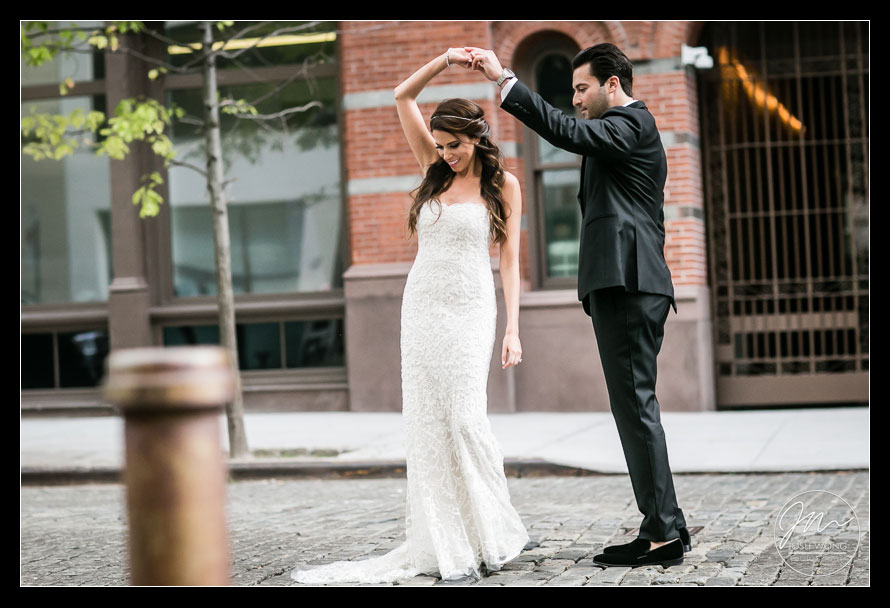 First look reveal wedding pictures on the streets of Tribeca
