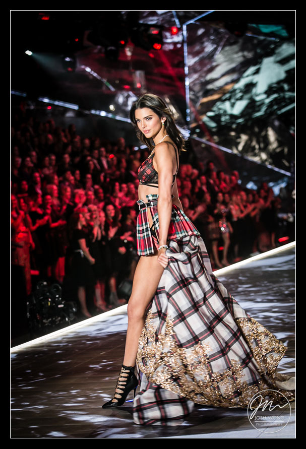 Kendall Jenner walks the runway at the VSFS 2018 in NYC