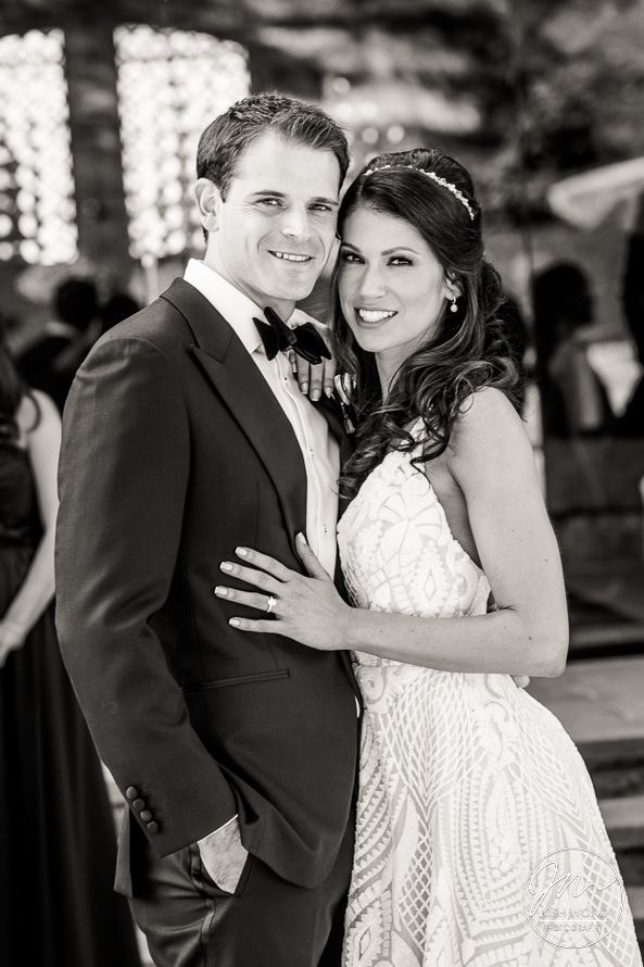 A Le Chateau Wedding in South Salem New York featuring photos by one of the best NYC wedding photographers Josh Wong Photography