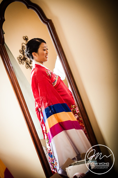 Pae Baek traditional wedding ceremony attire. Wedding pictures by NYC Wedding photographer Josh Wong Photography