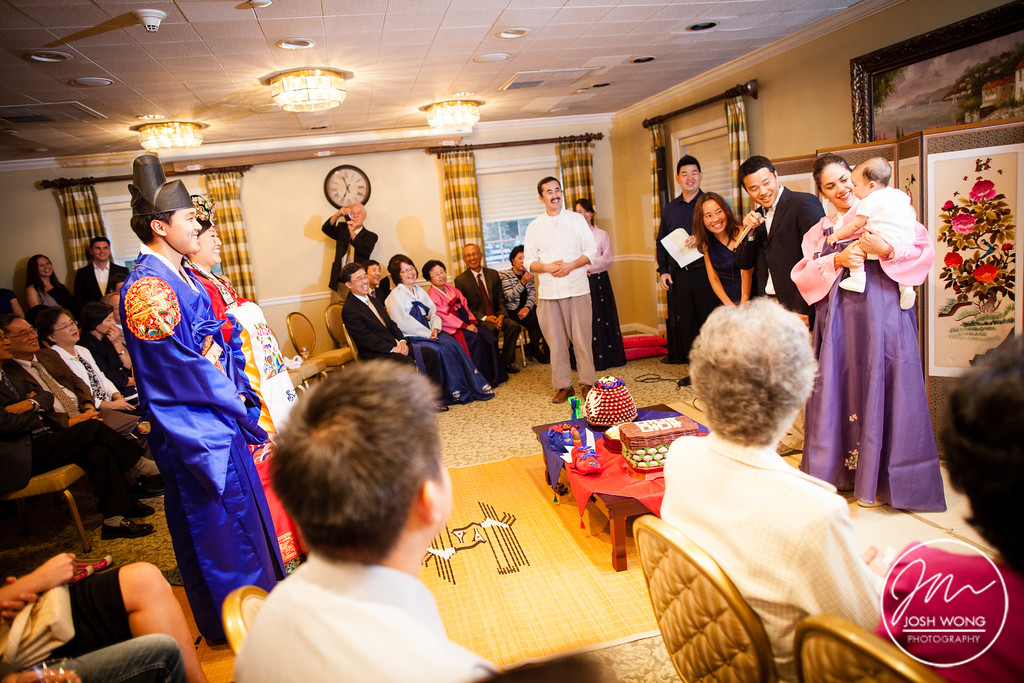 Pae Baek traditional wedding ceremony. Wedding pictures by NYC Wedding photographer Josh Wong Photography