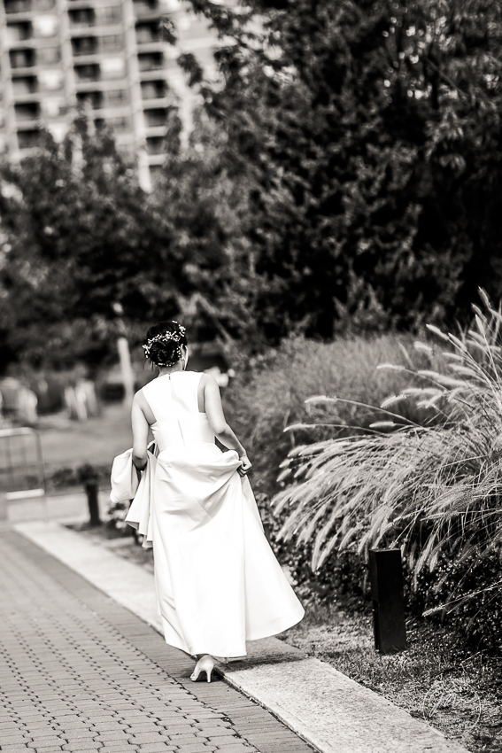 The bride walks up to the ceremony aisle. photo by Top New Jersey wedding photographer Josh Wong Photography.