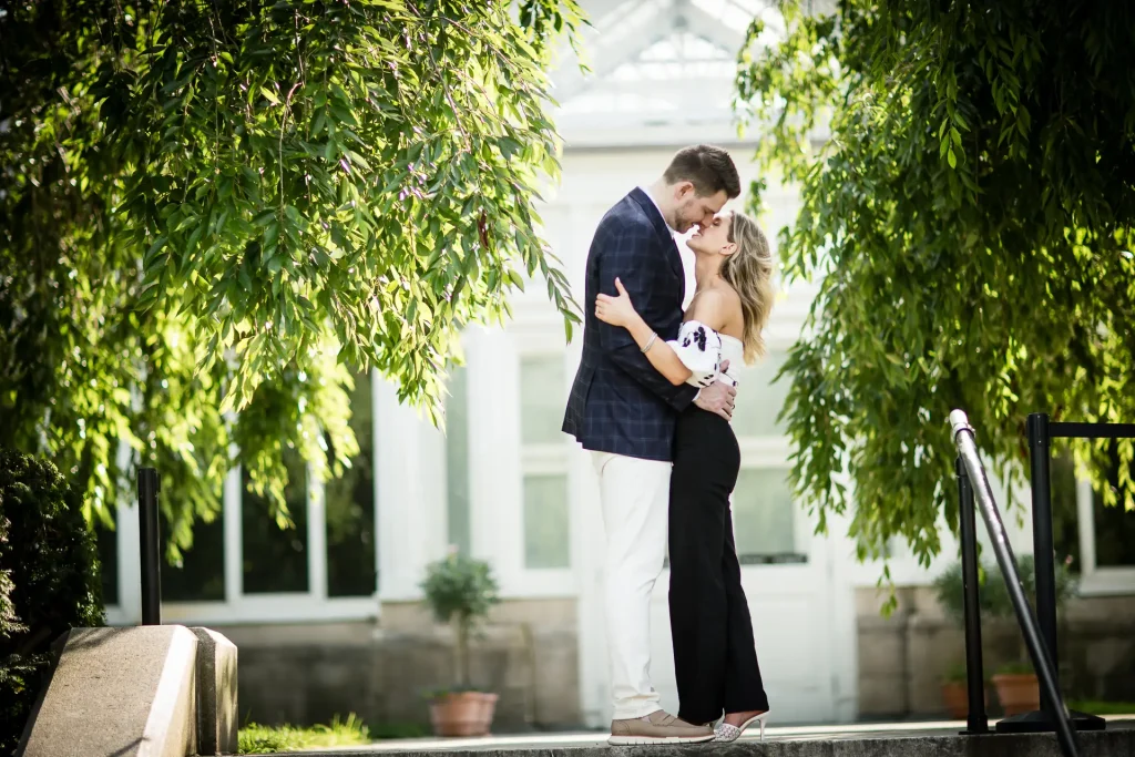 New York Botanical Garden engagement photos by Josh Wong Photography